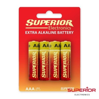 Pack de quatro pilhas alcalinas AAA Superior Electronics com embalagem vermelha e amarela.