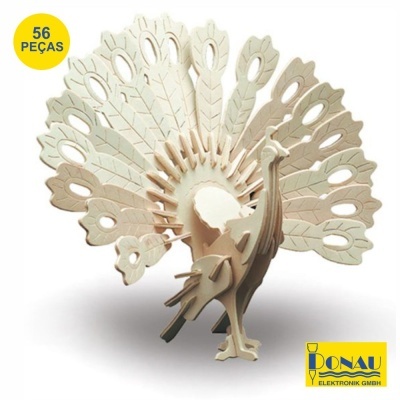 Modelo de pavão em madeira clara com 56 peças