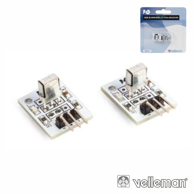 Dois módulos eletrónicos IR em placas brancas com pacote fundo branco