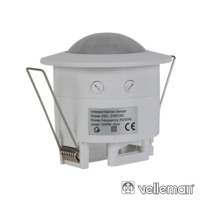 Sensor de movimento infravermelho branco com suportes metálicos e etiqueta técnica