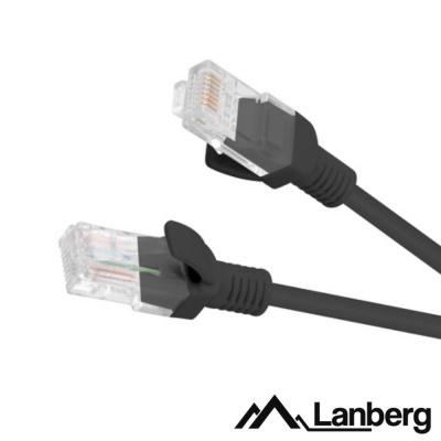 Cabo de rede preto com conectores RJ45 transparentes e marca Lanberg