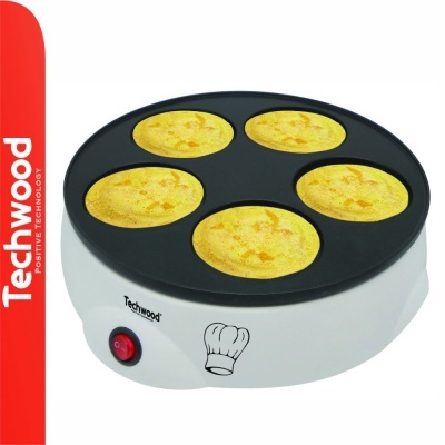 Aparelho eléctrico Techwood para crepes com cinco crepes dourados na superfície preta