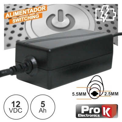 Alimentador switching preto Pro K Electronics com especificações 12 VDC 5 Ah e cabos