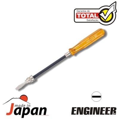 Chave de fenda com pega amarela translúcida, ponta plana, texto ENGINEER, selo Garantia de TOTAL Satisfação e logo made in Japan