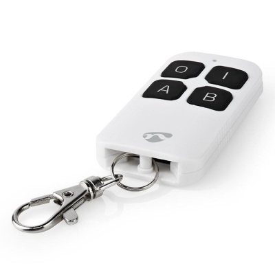 Comando remoto branco com botões pretos e chaveiro