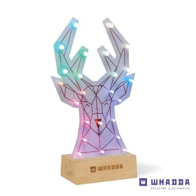 Abajur decorativo cabeça de veado com luzes LED coloridas em base de madeira