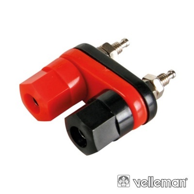 Conector elétrico vermelho e preto com terminais em metal