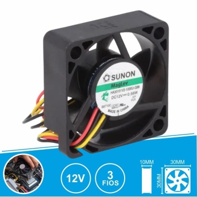 Ventoinha eletrônica preta Sunon MagLev com 3 fios e etiqueta central verde e branca.