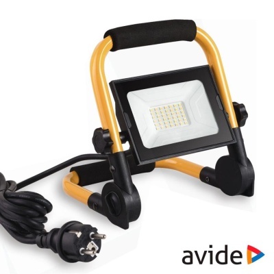 Projetor LED portátil amarelo e preto com cabo elétrico e logo avide