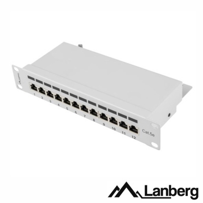 Patch panel metálico cinza claro com 12 portas RJ45 e etiquetas numeradas