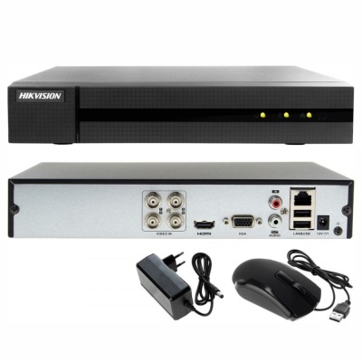 Gravador digital preto HIKVISION com várias portas e acessórios numa superfície branca