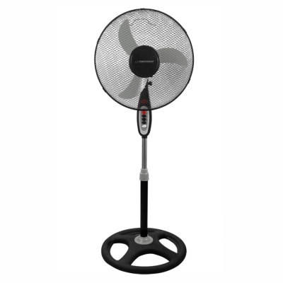 Ventoinha de pé preta e cinzenta com três pás e painel de controlo com botões vermelhos.