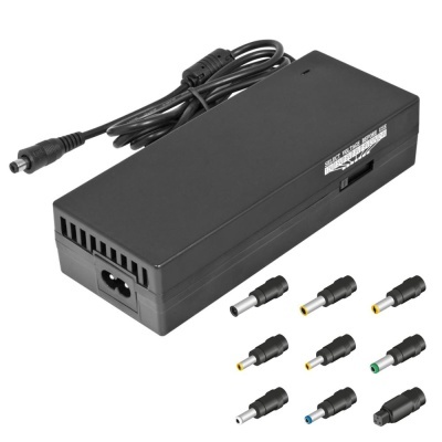 Carregador universal preto com nove adaptadores diferentes