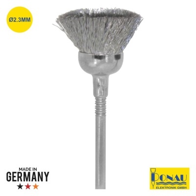 Escova de aço circular com cerdas metálicas e haste fina, indicação Ø2.3MM e textos MADE IN GERMANY e DONAU ELEKTRONIK