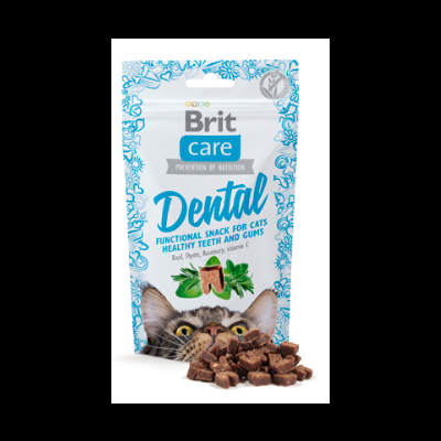 Pacote de snacks para gatos Brit Care Dental com ervas e um gato cinza