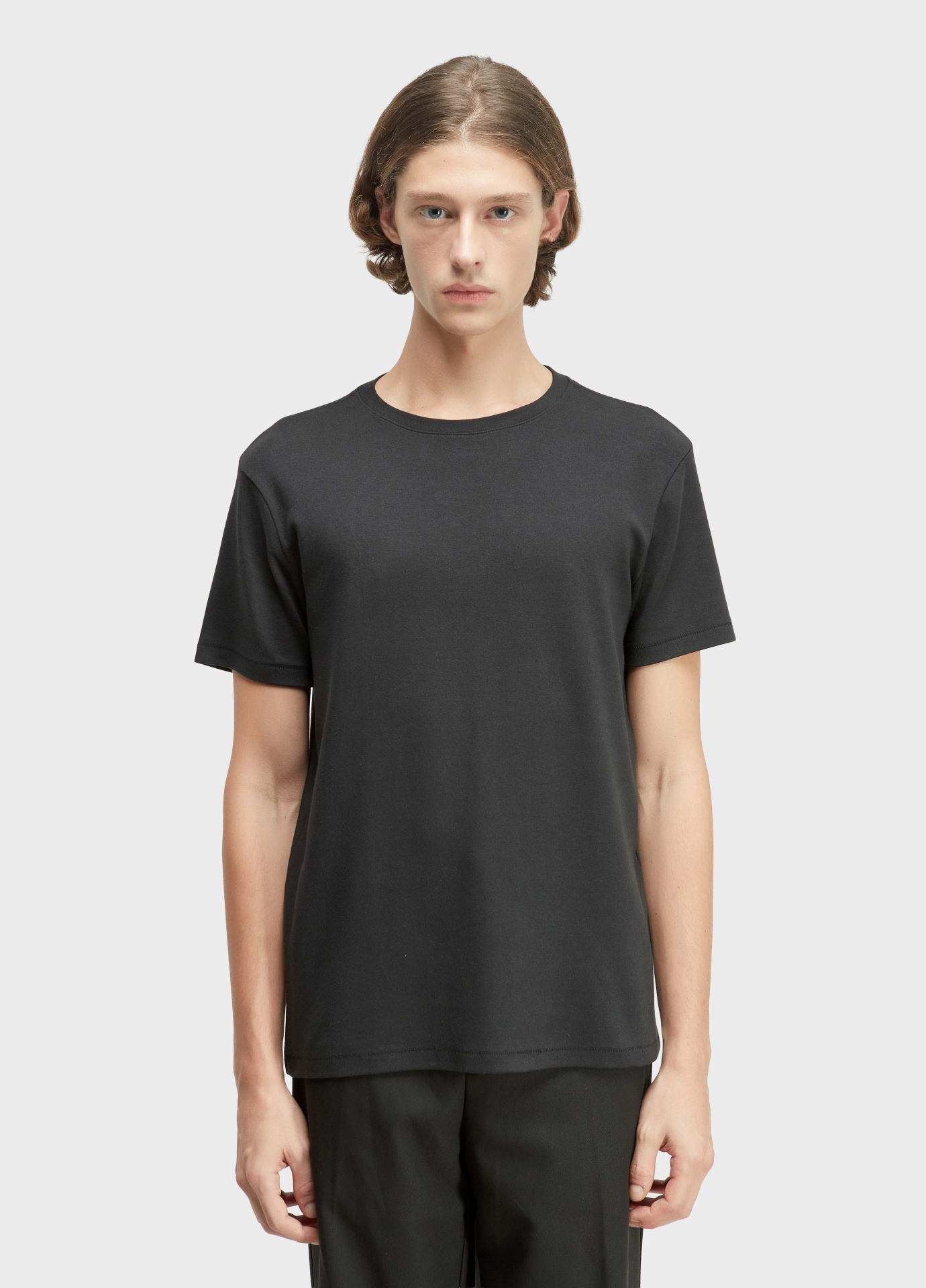 T-shirt Supersoft Comfort Osklen T-shirt masculina preta com gola redonda vista de frente