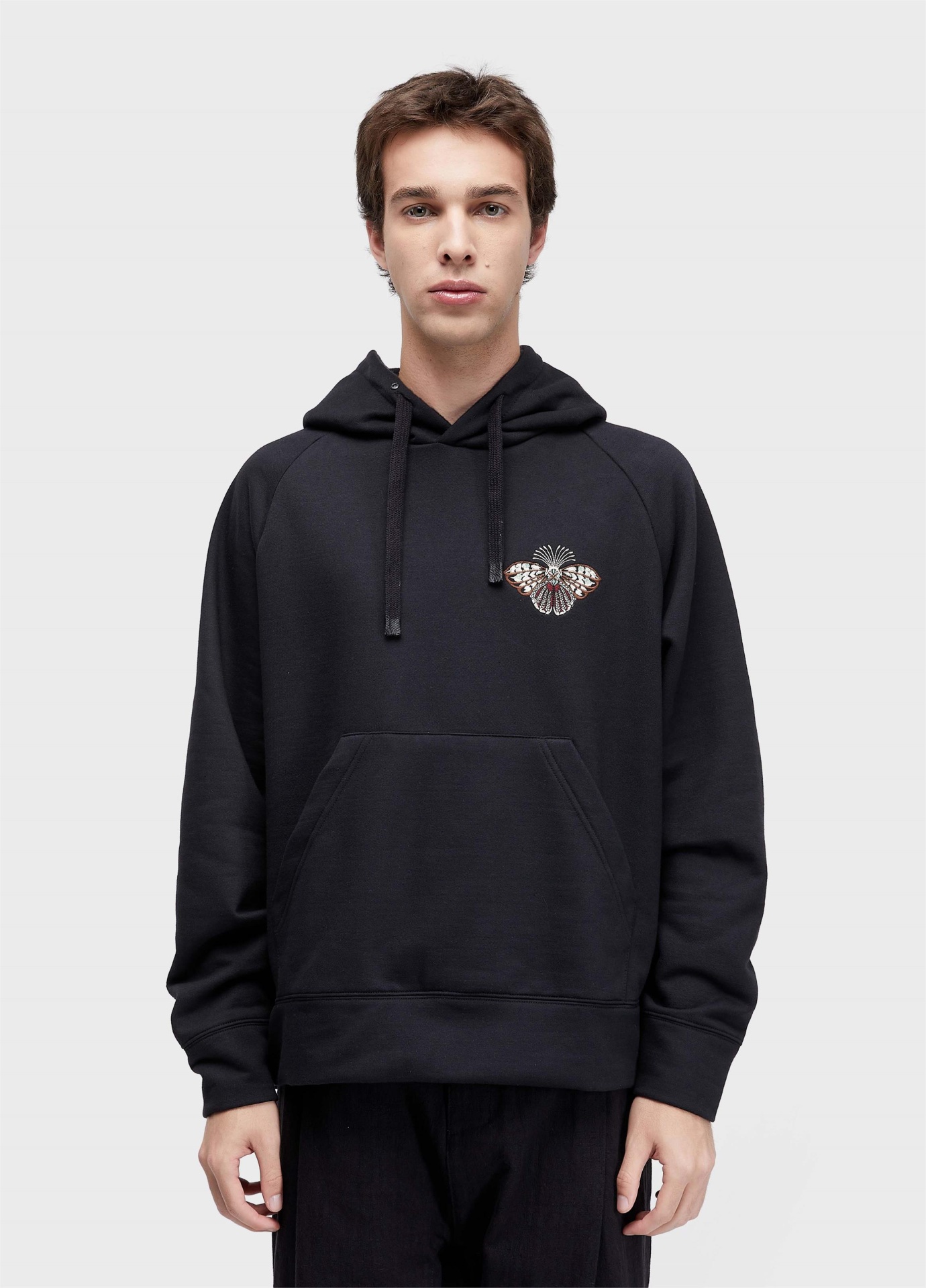 Moletom Butterfly Embroidered Osklen Camisola preta com capuz e bordado de borboleta