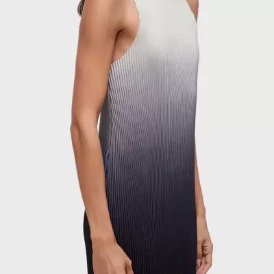 Vestido comprido sem mangas com padrão degradé cinza e preto