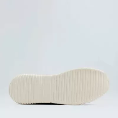 Base de sola de sapato bege com ranhuras longitudinais