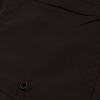 Bolso castanho escuro com etiqueta OSKLENSURFING e ilhó preto