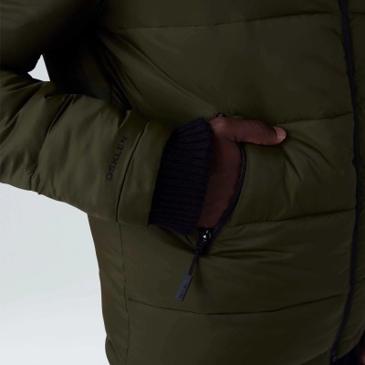 Casaco acolchoado verde-oliva com bolso de fecho de correr e punho de malha preta