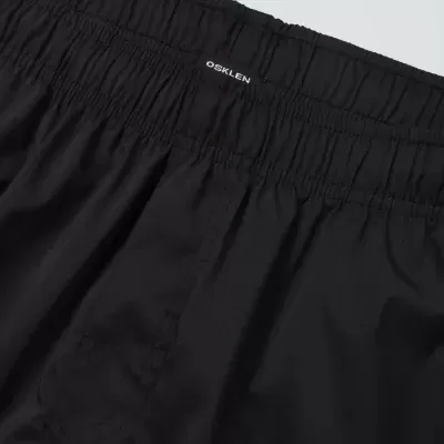 Calções de banho pretos com cós elástico e etiqueta OSKLEN