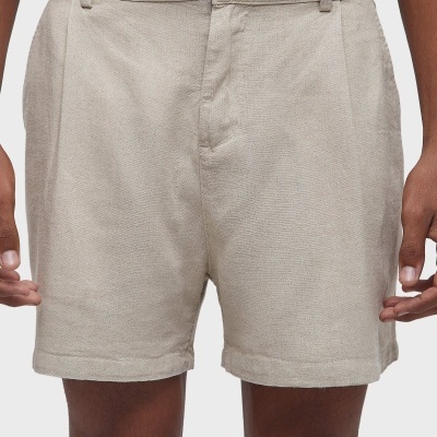 Calções curtos masculinos bege em tecido texturizado