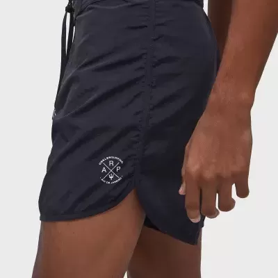 Calções de banho pretos com logótipo branco e cordão na cintura