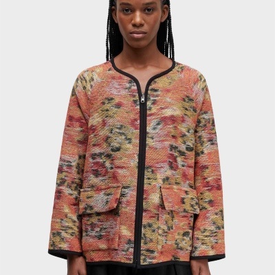 Casaco feminino estampado com fecho de correr e bolsos grandes