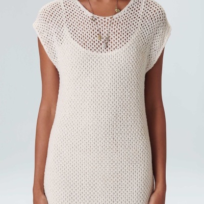 Vestido de malha aberta bege com padrão de pontos grandes