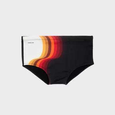 Cueca de banho preta com padrão ondulado colorido e texto OSKLEN