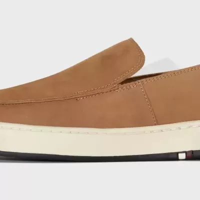 Sapato casual tipo slip-on castanho