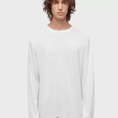 Camisola masculina branca de manga comprida com gola redonda