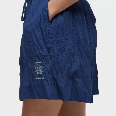 Calções azul escuro com cordão e bolso lateral