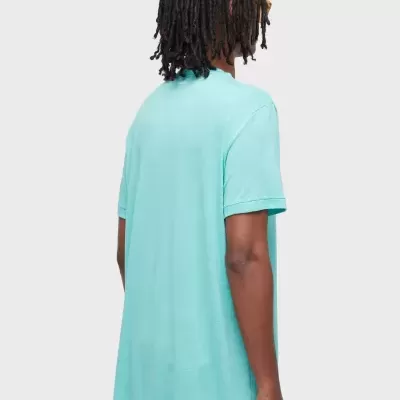 T-shirt azul claro de manga curta vista de costas