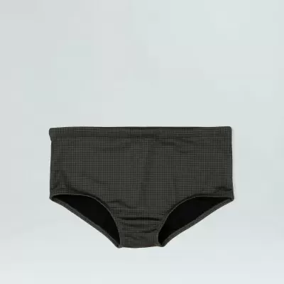 Cuecas masculinas pretas com padrão cuadriculado