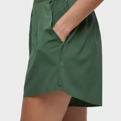 Calções femininos verdes com bolso lateral e cintura elástica