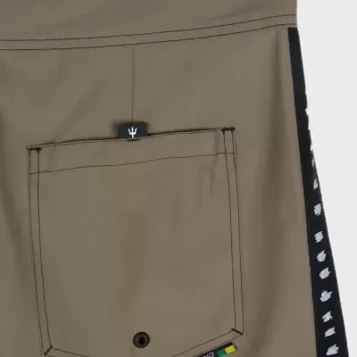 Calções de banho bege com bolso e decoração preta lateral