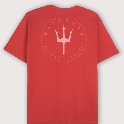 T-shirt vermelha com logótipo rosa WATERMAN ATLANTIC OCEAN nas costas
