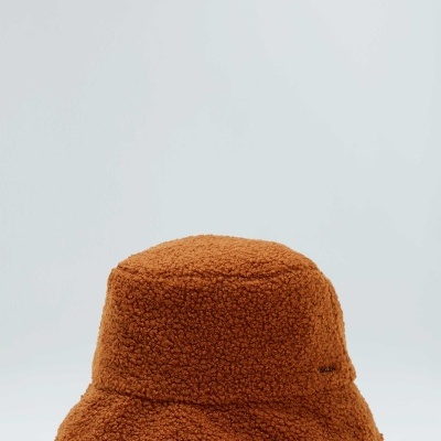 Chapéu tipo pescador castanho em tecido felpudo