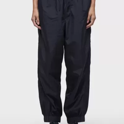 Calças desportivas pretas com cordão e punhos elásticos