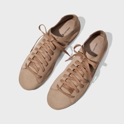 Sapatilhas de camurça bege com atacadores OSKLEN