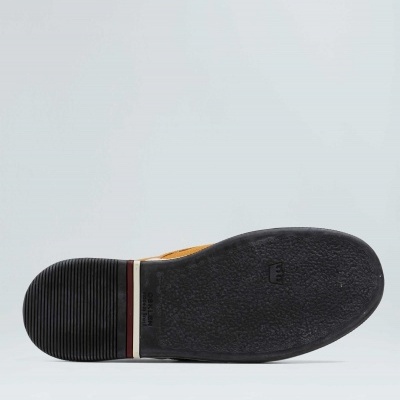 Sola de sapato preta vista de baixo