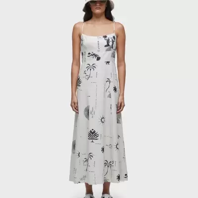 Vestido comprido branco com padrão gráfico preto e alças finas