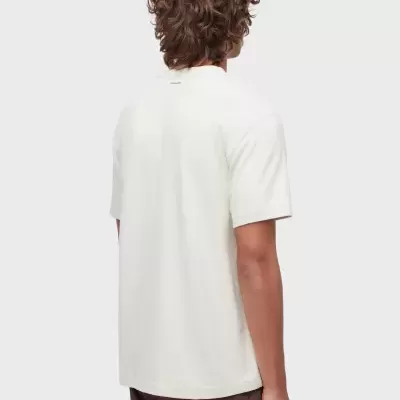 T-shirt branca de manga curta com logótipo OSKLEN costas