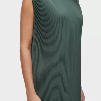 Vestido verde escuro plissado sem mangas