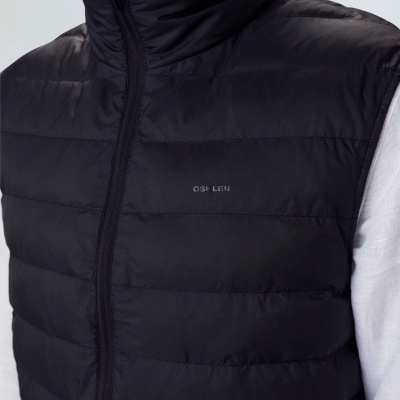 Colete acolchoado preto com fecho frontal e logótipo OSFLEN