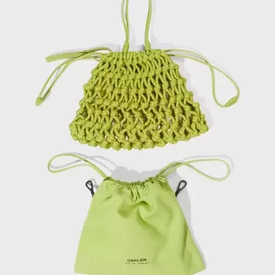 Bolsa verde clara em cordões trançados com bolsa de tecido OSKLEN