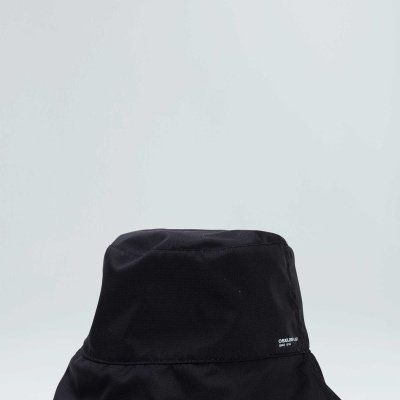 Chapéu bucket preto com texto branco OSKLEN ORG. 1989