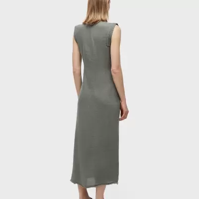 Vestido comprido cinzento de malha sem mangas visto de costas